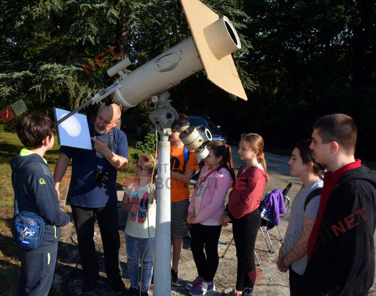 Лятото дойде със слънчево затъмнение, наблюдаваха го и в Димитровград