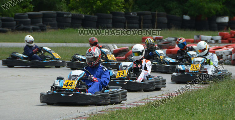  36 на старта с картовете край Хасково