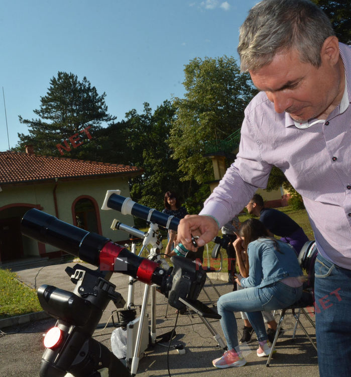 Лятото дойде със слънчево затъмнение, наблюдаваха го и в Димитровград