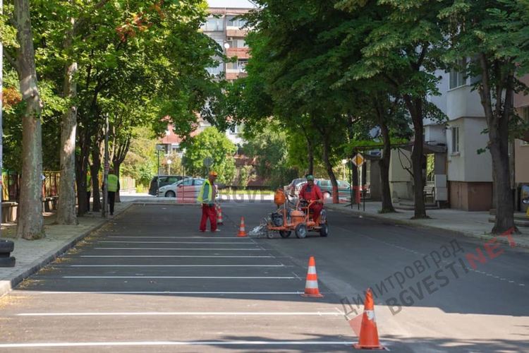 Да изхвърлим боклука по европейски на новоремонтирана улица в Димитровград