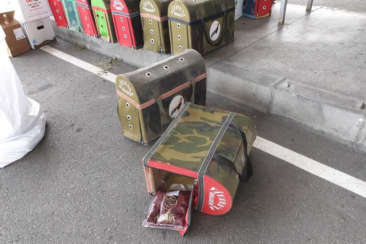 220 кг тютюн за наргиле в клетки за птици задържани на Капитан Андреево