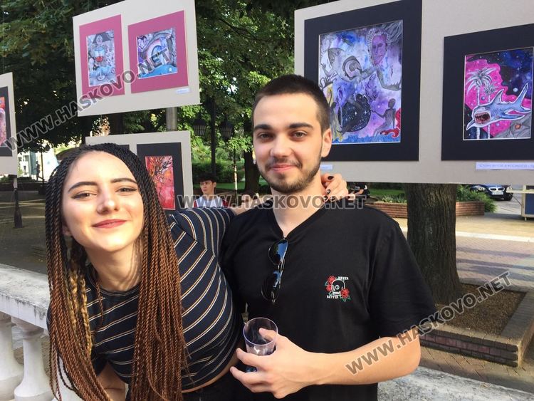 Цветни и черно-бели мисли от чисто бели души  