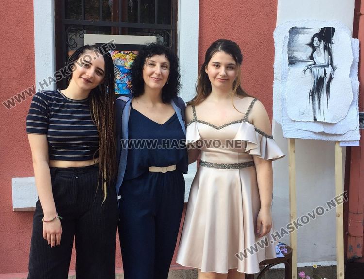 отляво на дясно: Таня Борисова, Веселина Делчева, Петя Атанасова, 