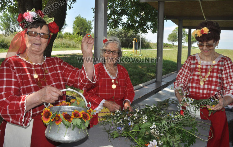 Всяка тревичка е полезна, всяка разходка е здраве, казват в с. Крум