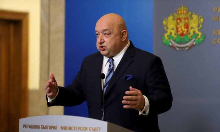 Спортуващите на закрито - без маски, персонал и треньори - задължително с предпазни средства  