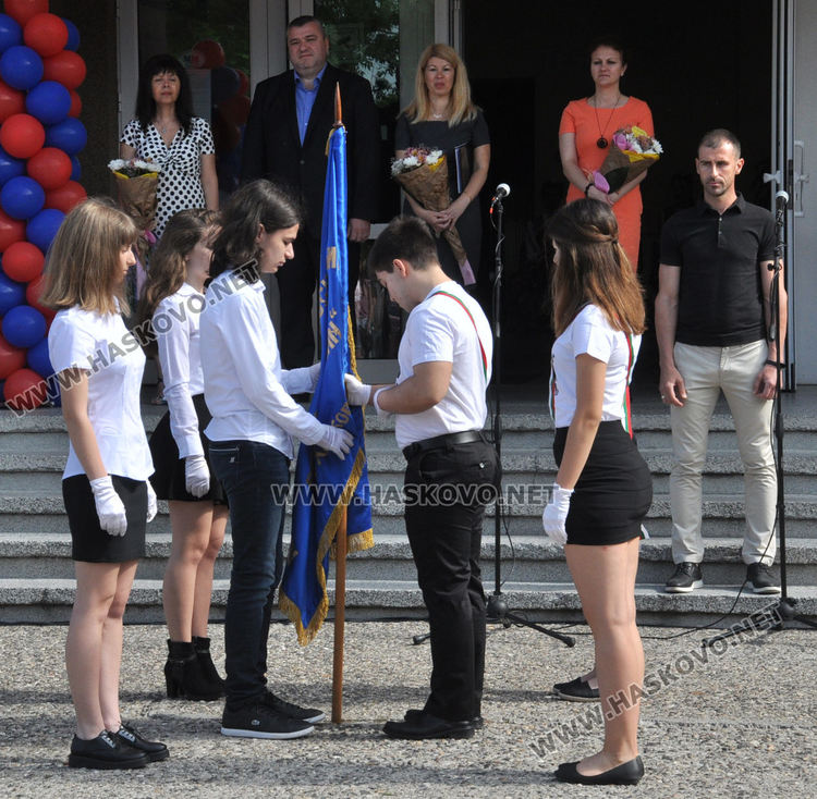 С много отличия и постижения завършва випуск 2020 на Математическата гимназия