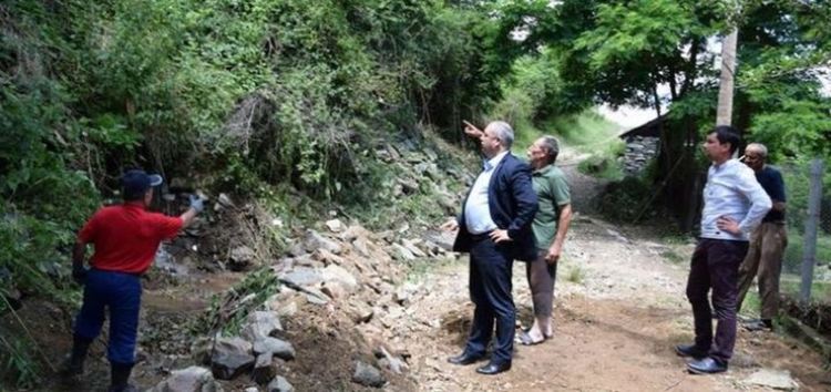 Пороен дъжд наводни къщи в Боровица