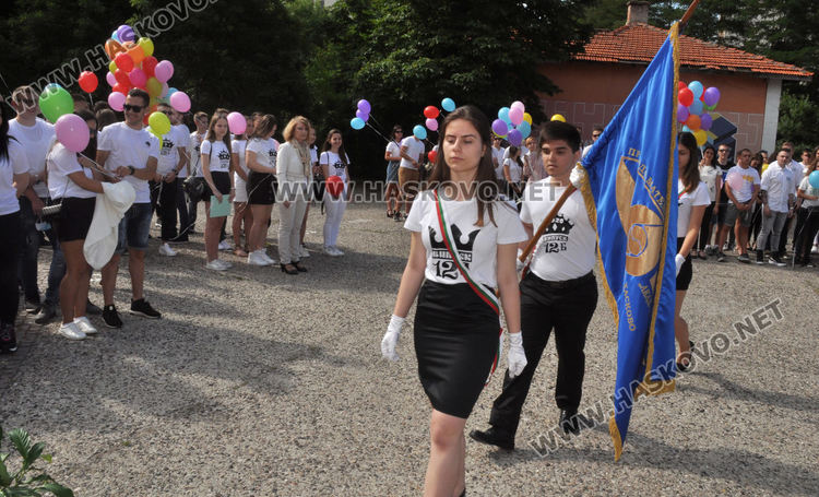 С много отличия и постижения завършва випуск 2020 на Математическата гимназия