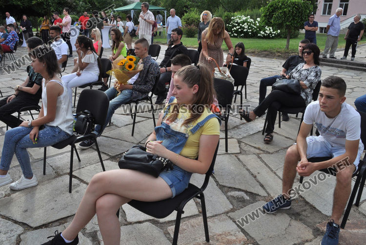 102-ма абитуриенти изпрати Царската гимназия във випуск 2020