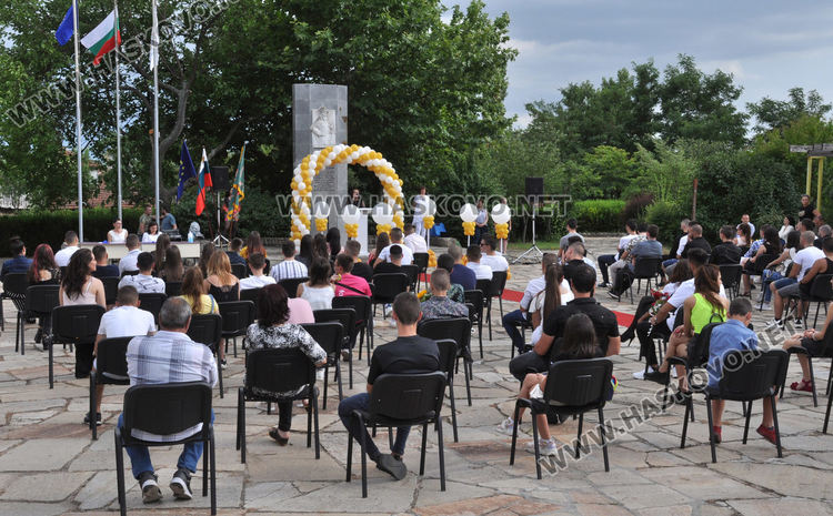 102-ма абитуриенти изпрати Царската гимназия във випуск 2020