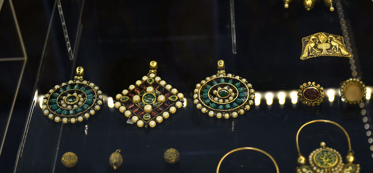 Показват Преславското съкровище