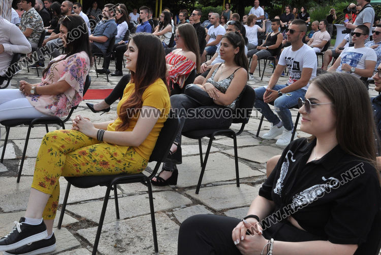 102-ма абитуриенти изпрати Царската гимназия във випуск 2020