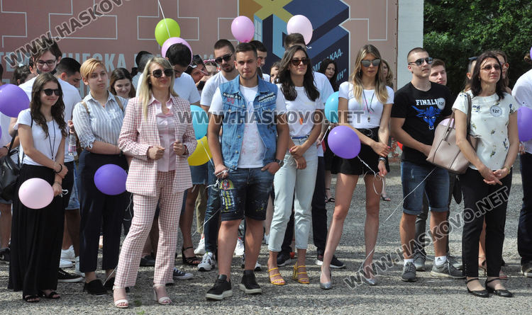 С много отличия и постижения завършва випуск 2020 на Математическата гимназия