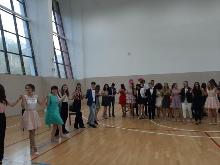 Природоматематическата гимназия изпрати випуск 2020 с 29 отличници 