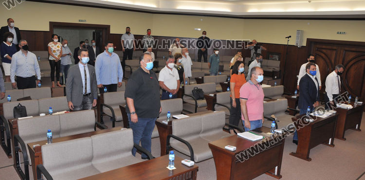 Седем съветници в Комисията за преговори със собственика на терените на Ямача