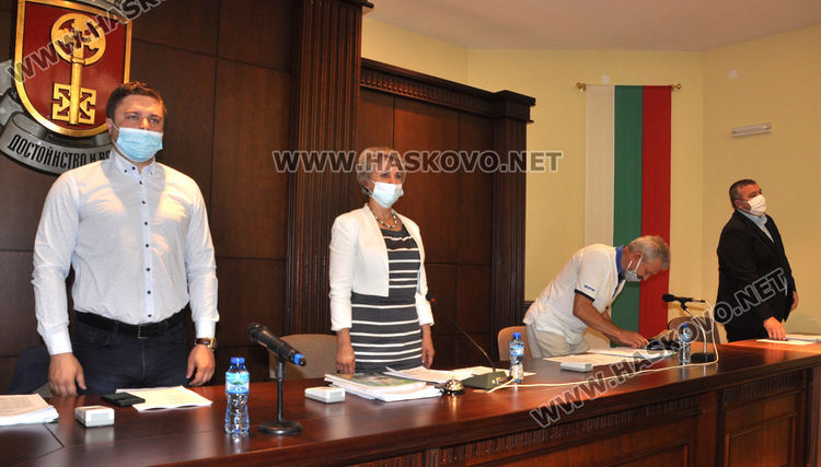 Паркираме и с SMS в „синята зона“ в Хасково