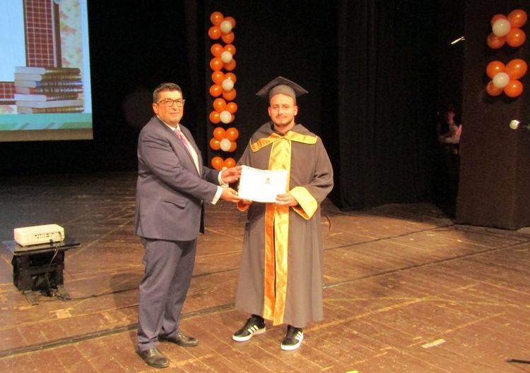 40 млади специалисти се дипломираха в 60-тата юбилейна година на ПГИ „Карл Маркс“-Смолян