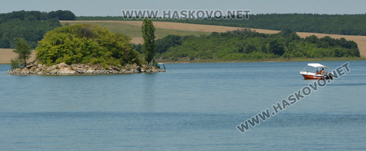 Рибари се отдадоха на любимото хоби в Световния ден на риболова  