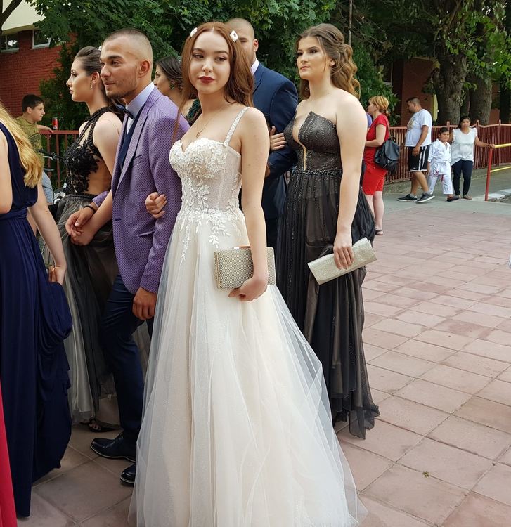 Абитуриентите на „Златаров“ получиха дипломите си в деня на бала