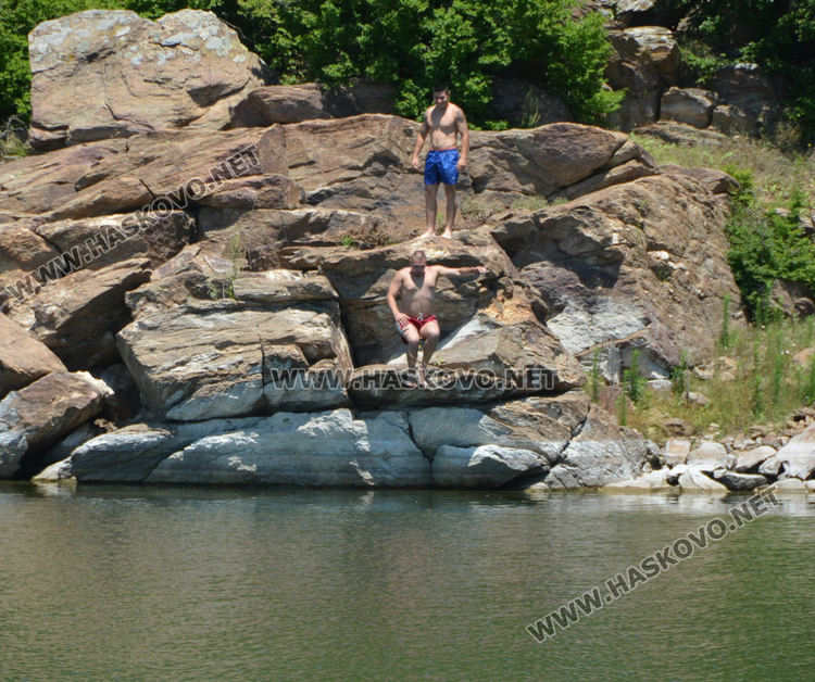 Рибари се отдадоха на любимото хоби в Световния ден на риболова  