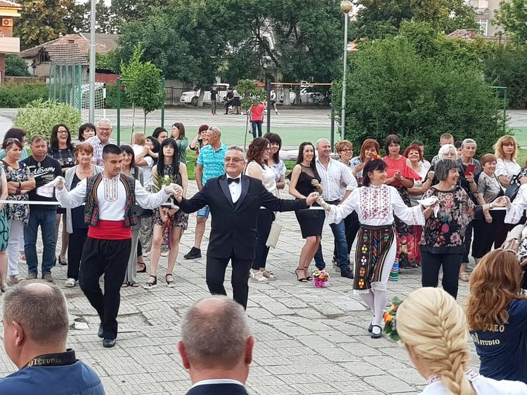 Абитуриентите на „Златаров“ получиха дипломите си в деня на бала