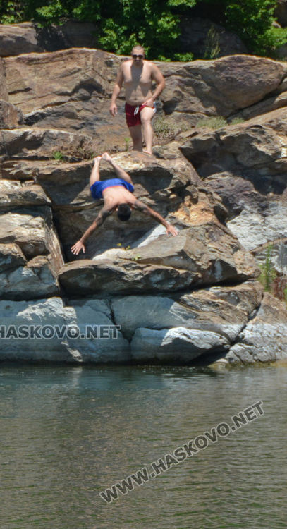 Рибари се отдадоха на любимото хоби в Световния ден на риболова  