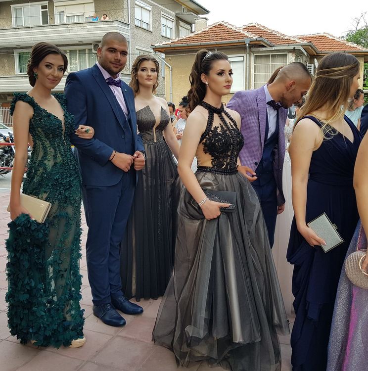 Абитуриентите на „Златаров“ получиха дипломите си в деня на бала