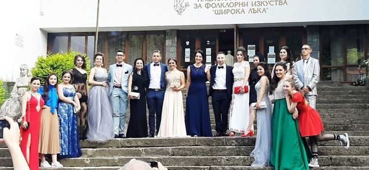 В Широка Лъка десет абитуриенти с отлични дипломи