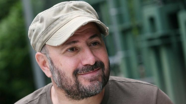 Стефан Вълдобрев отбелязва 50-годишен юбилей с "Книга за песните". 