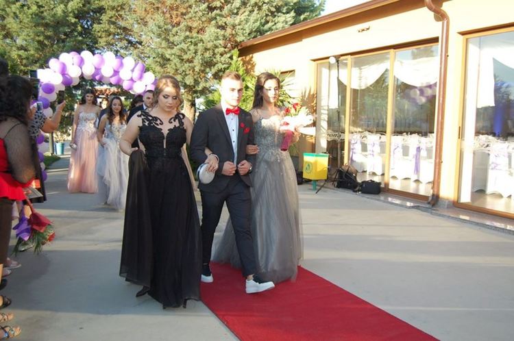 Абитуриентите на ПГСС отпразнуваха своя бал