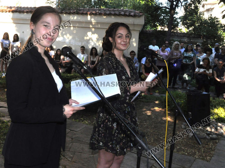 35 зрелостници от Езиковата получиха немски дипломи