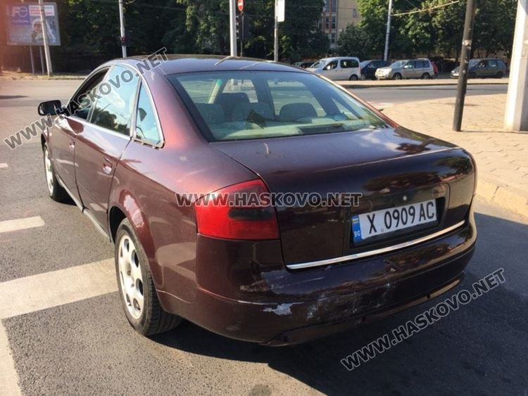 Опел се разби в Ауди на „Васил Левски”