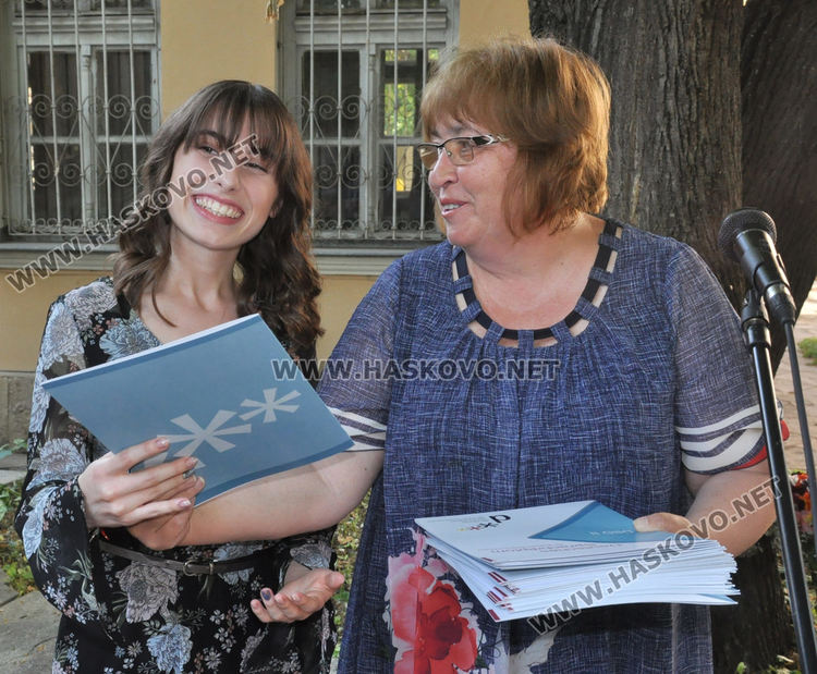 35 зрелостници от Езиковата получиха немски дипломи