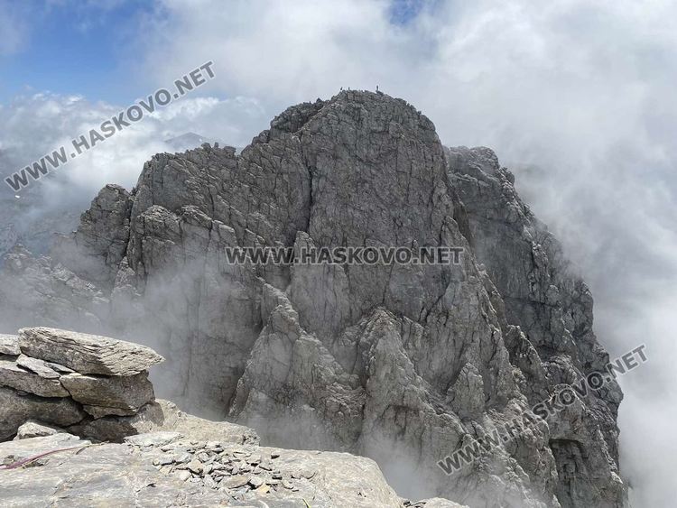 Връх Митикас в Олимп покорен за юбилея на Алпийския клуб в Хасково