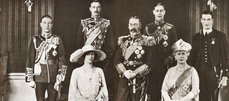 Кралски скандали и Египетски мистерии по Viasat History през юли