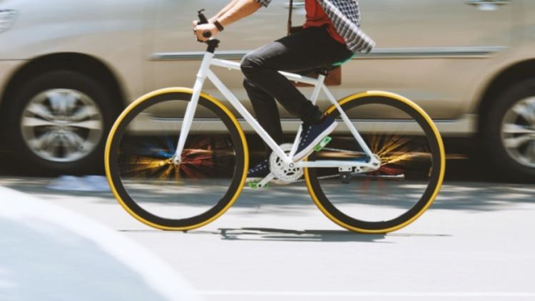 13-годишен с колело блъсна пешеходка