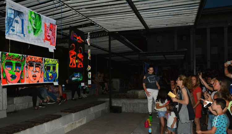 Цвят, светлина и колорит в центъра на Хасково