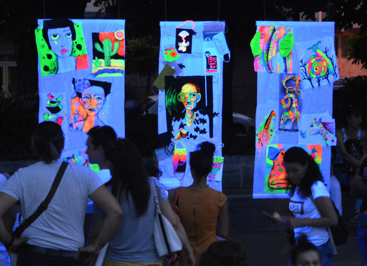 Цвят, светлина и колорит в центъра на Хасково