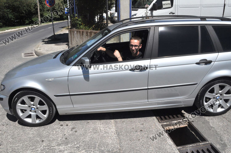 Хасковлия сигнализира за опасна улична шахта край реката