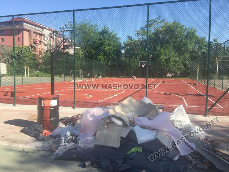 „Смирненски“ скоро с модерно игрище за баскетбол и волейбол