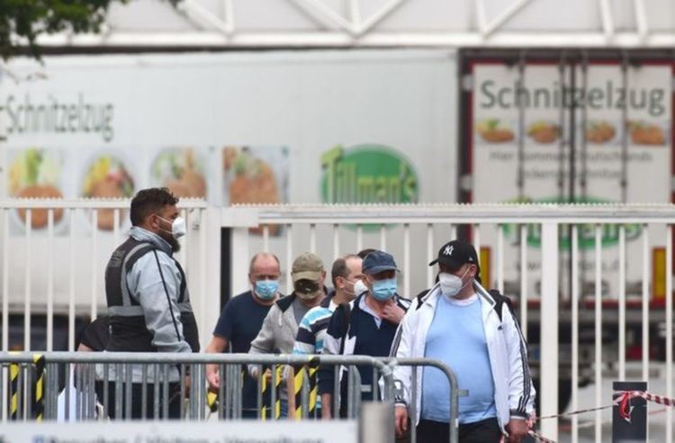 Карантината в германската кланица в Гютерсло е удължена до 17 юли