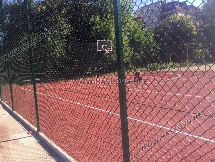 „Смирненски“ скоро с модерно игрище за баскетбол и волейбол