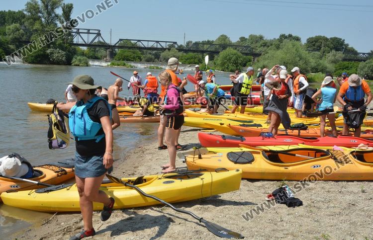 Гребци от цялата страна се впуснаха във водно приключение по р.Марица