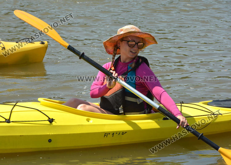 Гребци от цялата страна се впуснаха във водно приключение по р.Марица