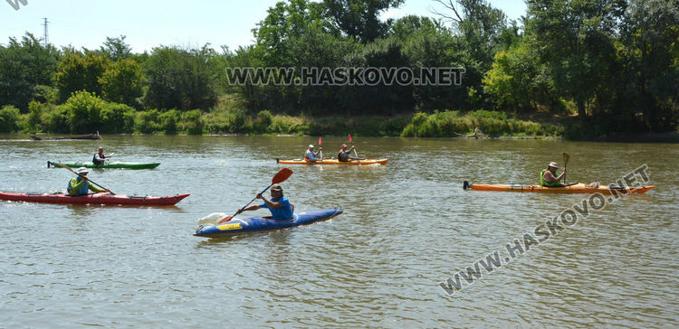 Гребци от цялата страна се впуснаха във водно приключение по р.Марица