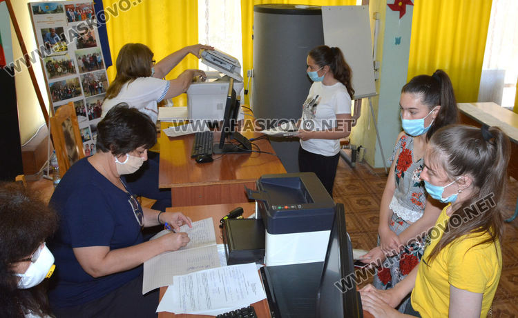 Масова регистрация за гимназиите по интернет