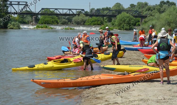 Гребци от цялата страна се впуснаха във водно приключение по р.Марица