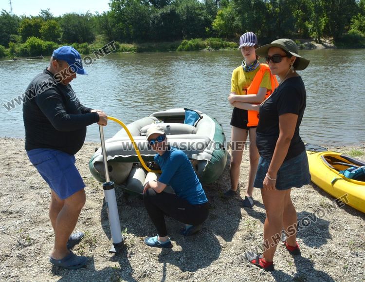 Гребци от цялата страна се впуснаха във водно приключение по р.Марица