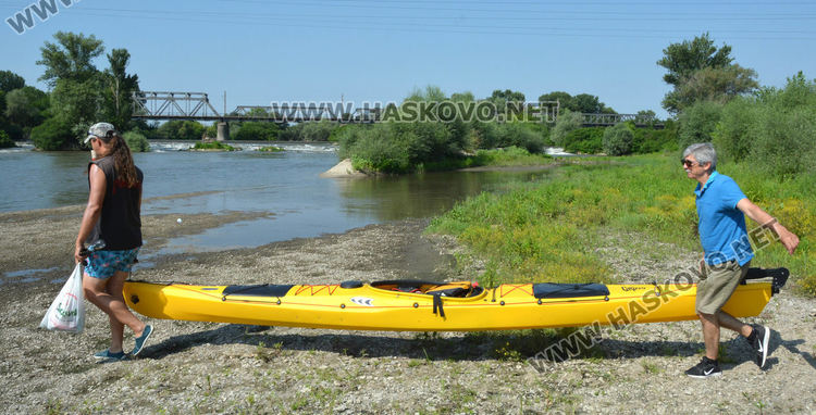 Гребци от цялата страна се впуснаха във водно приключение по р.Марица