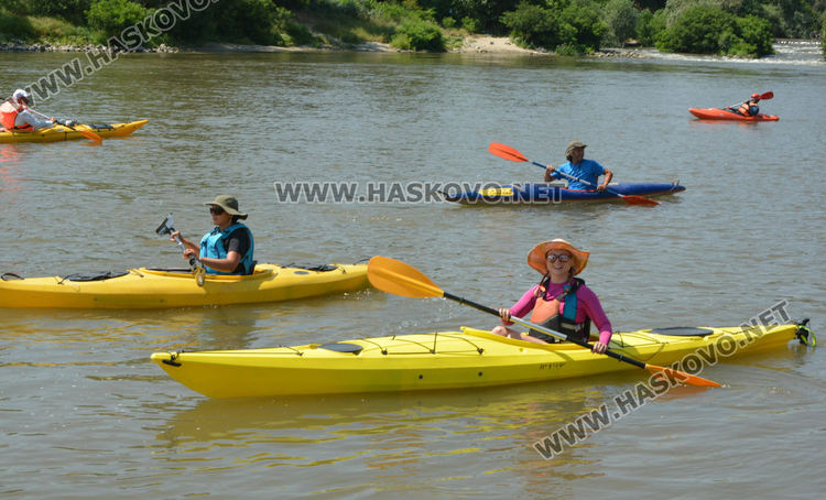 Гребци от цялата страна се впуснаха във водно приключение по р.Марица